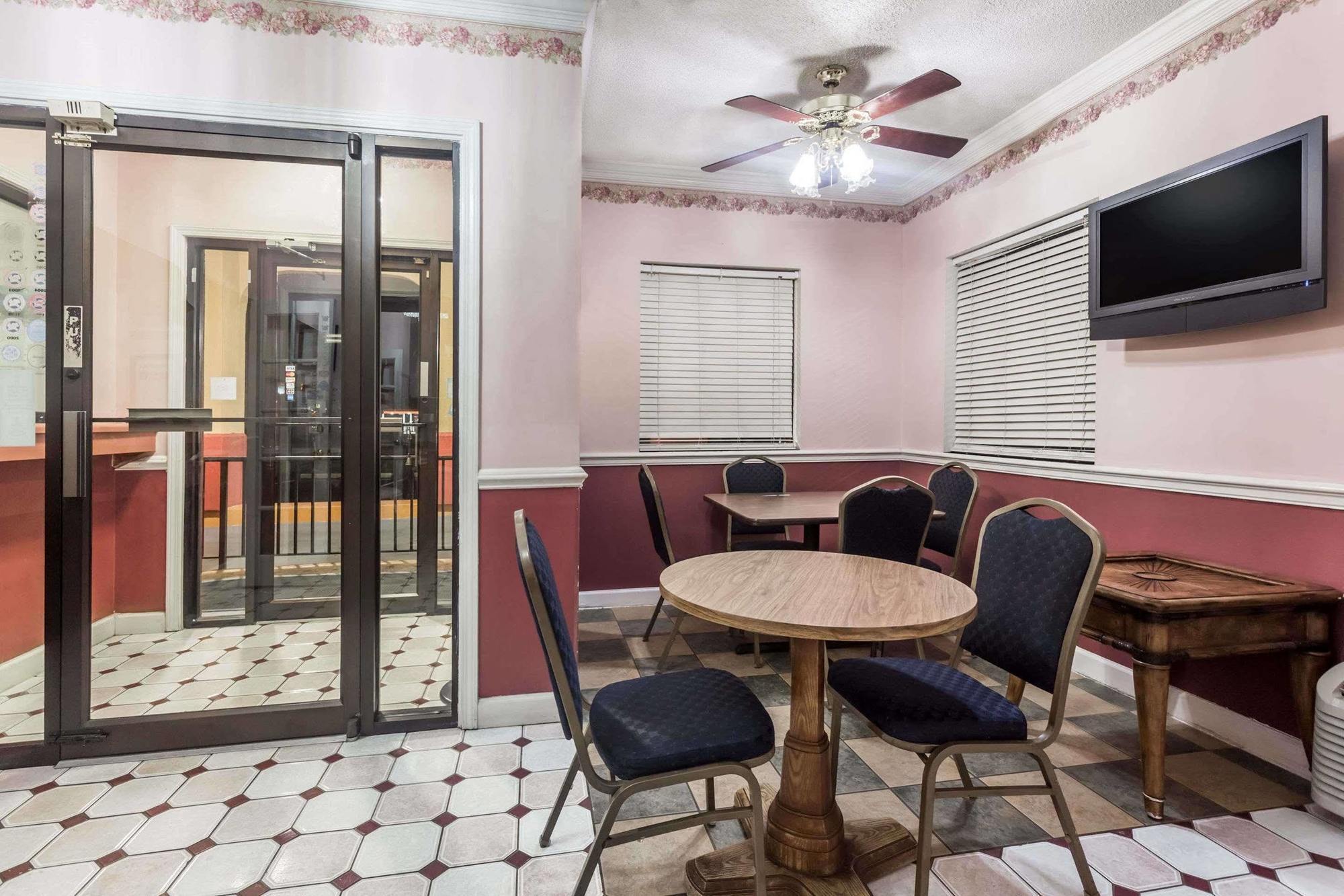 Americas Best Value Inn Perry Luaran gambar